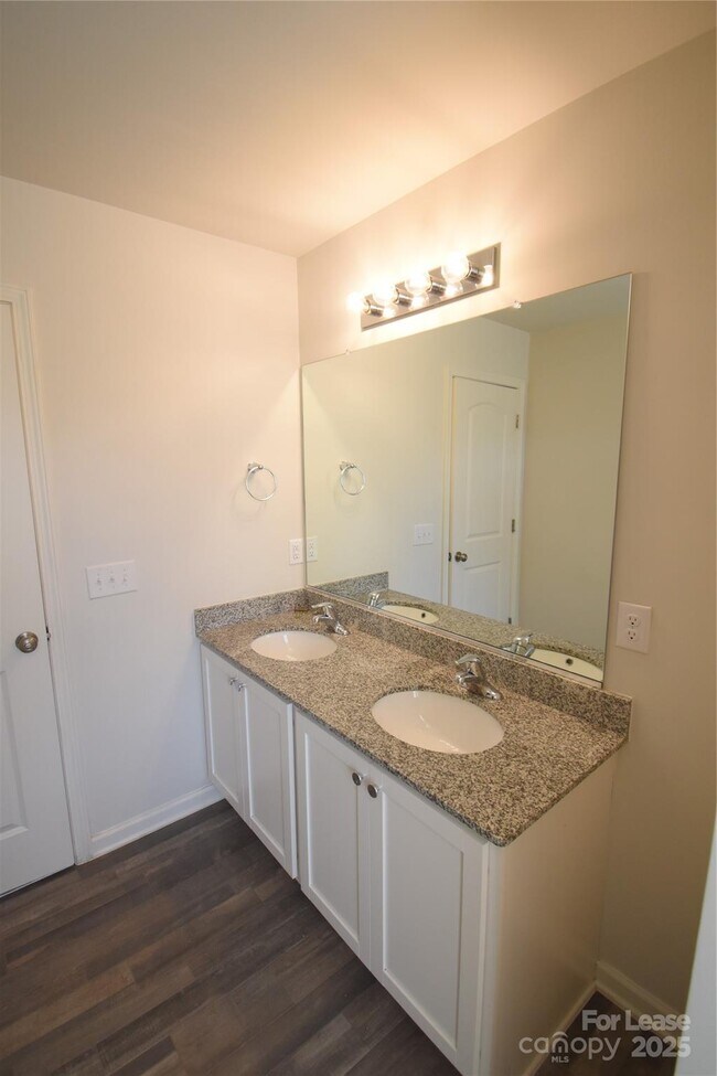 Building Photo - 569 Calvin Sowers Rd