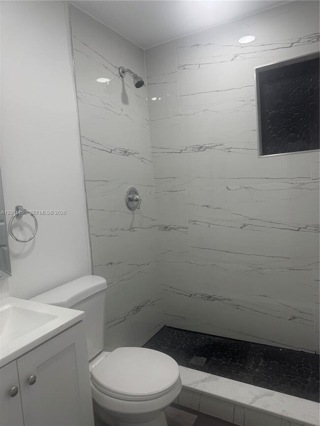 Building Photo - 5611 SW 38th St