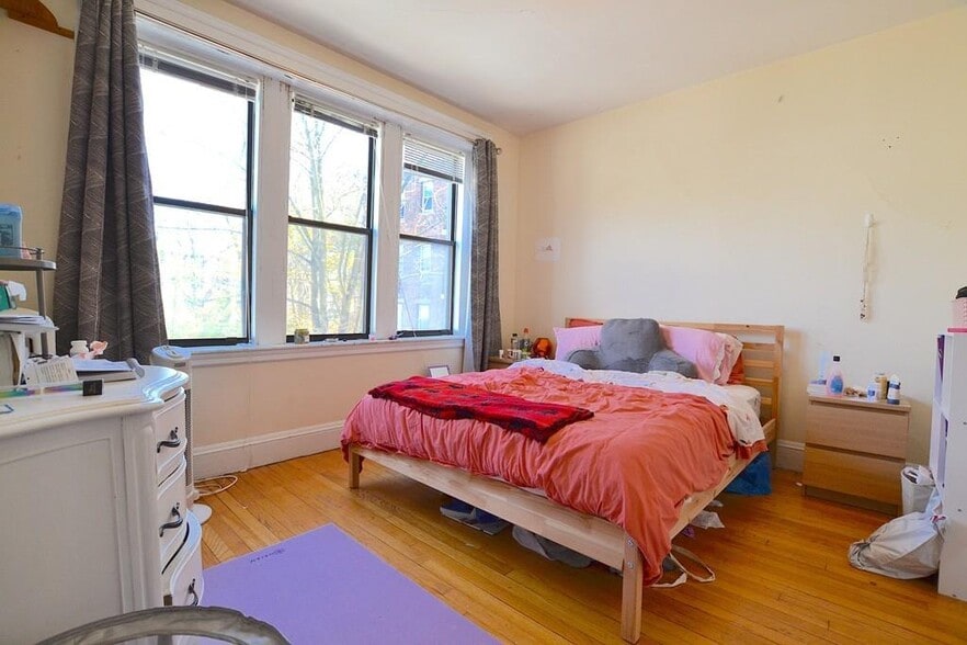 2nd bedroom - 7 Lothian Rd