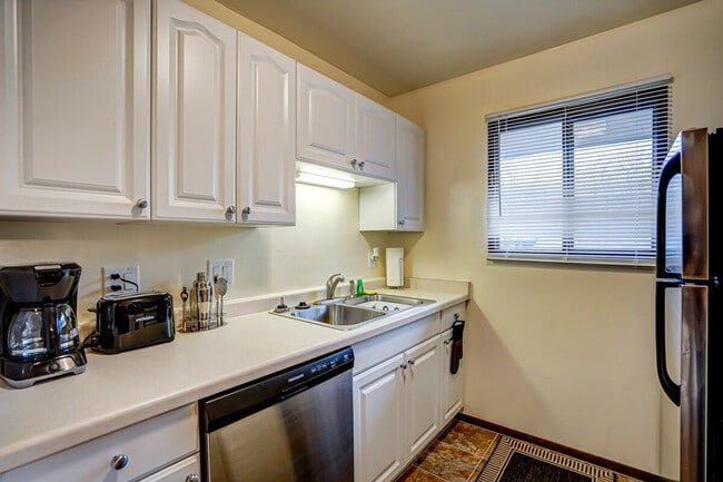 Building Photo - 3914 S Tara Hill Dr