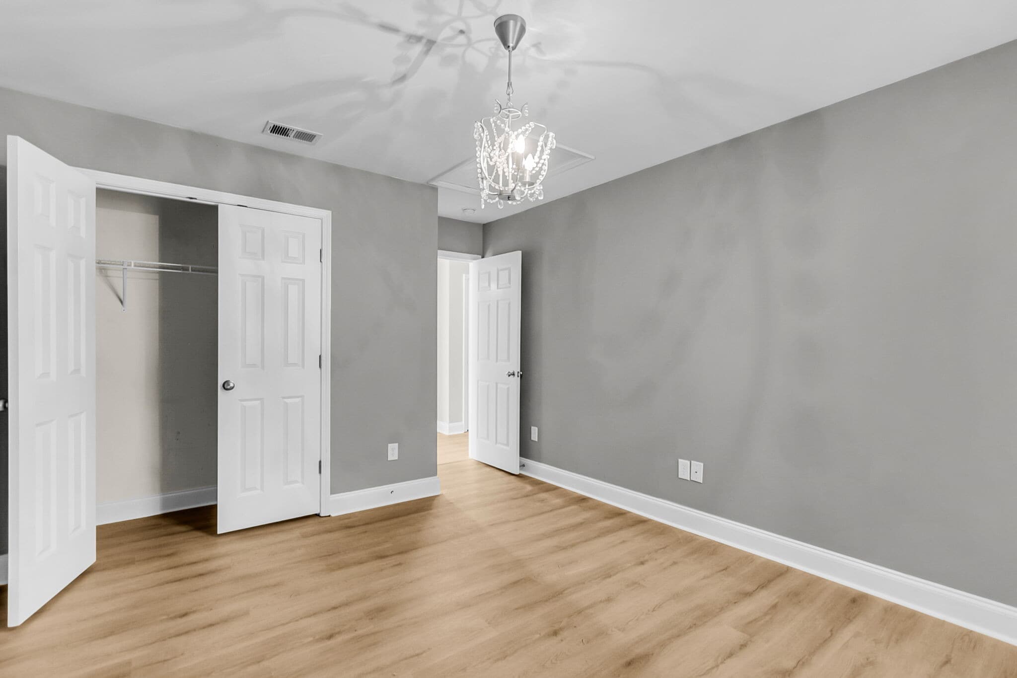 Building Photo - 229 Larissa Dr