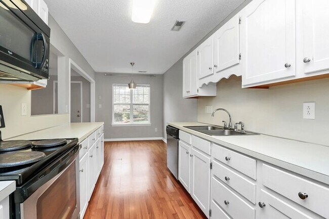 Building Photo - Charming 3BD/2.5BA Home in Matthews, NC!