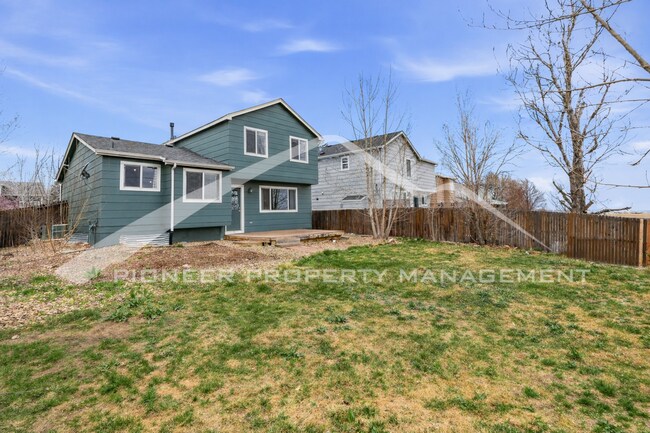 Building Photo - Spacious Home with Central AC and Washer/Dryer