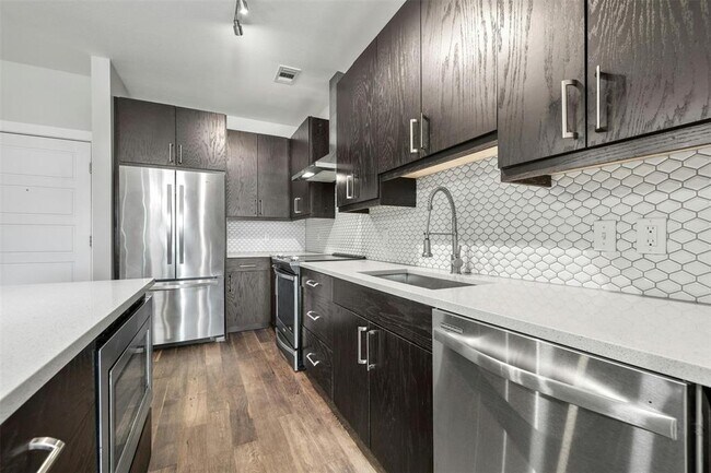 Building Photo - 3114 S Congress Ave