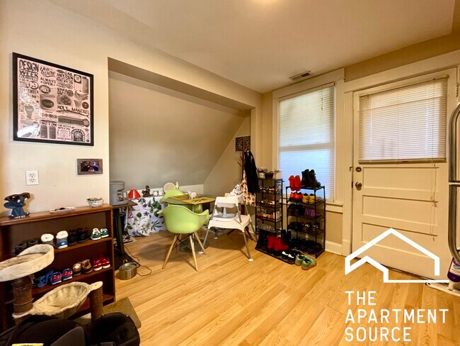 Building Photo - 3434 W Drummond Pl