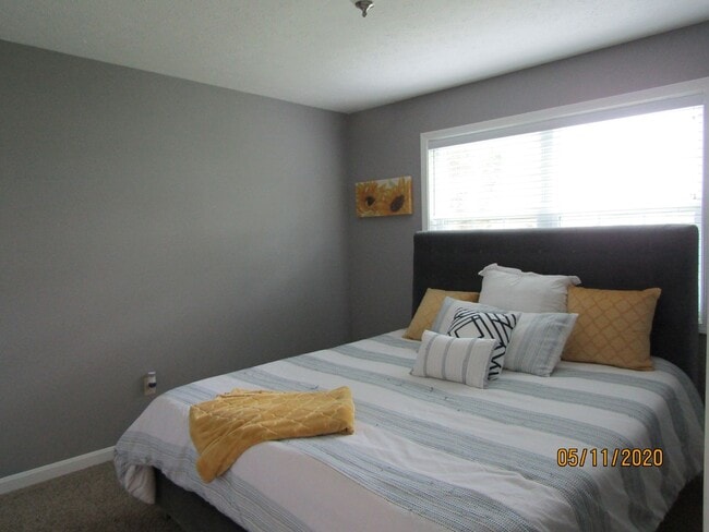 Building Photo - 802 Greenview Cir