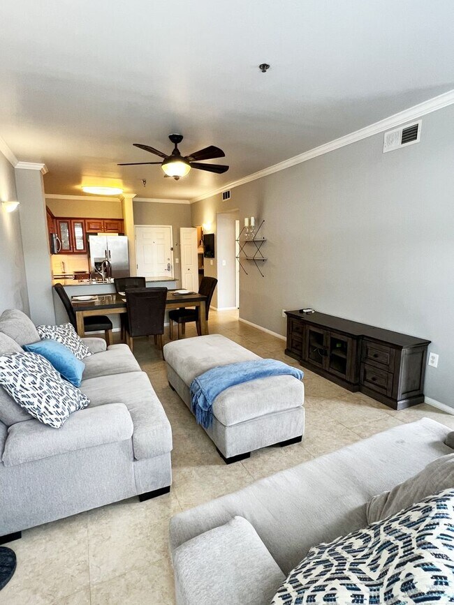 Building Photo - Beautiful 1 Bed/1 Bath Fully Furnished Lig...