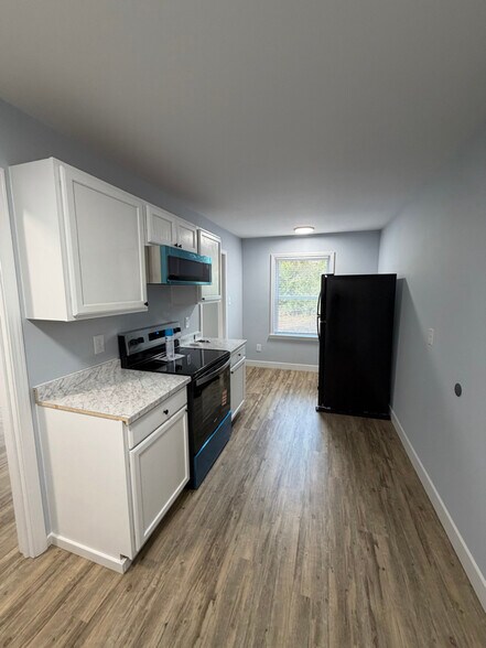 Building Photo - 104 S Dover St