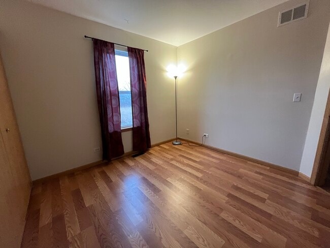 Building Photo - 2936 Deerpath Ln