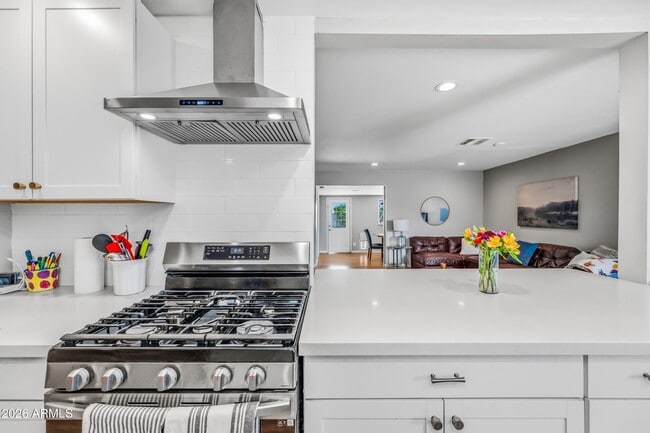 Building Photo - 1831 W Northview Ave