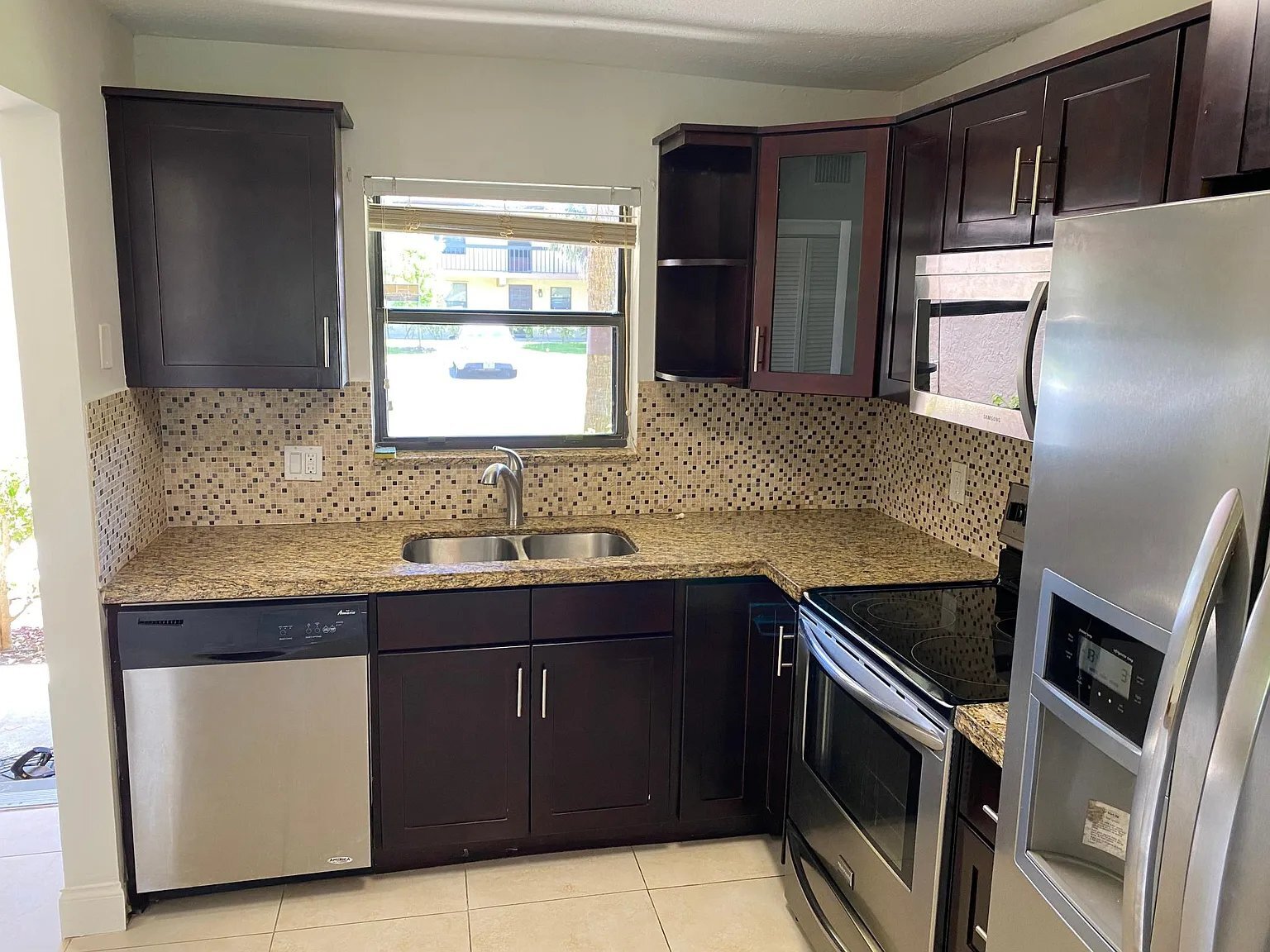 Building Photo - 21900 Lake Forest Cir