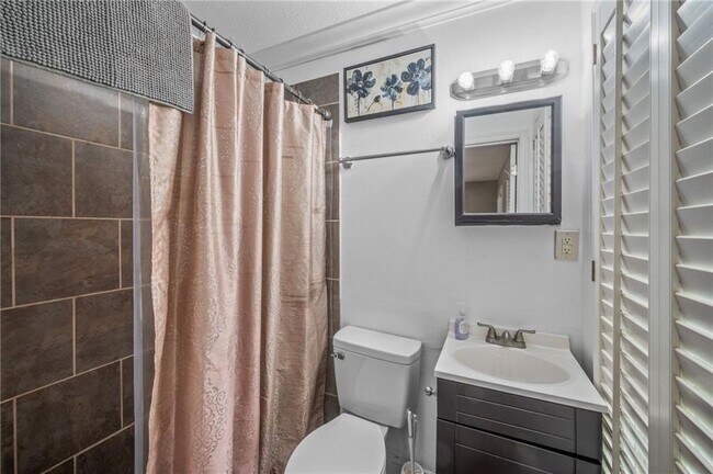 Building Photo - 4839 Lehigh Dr