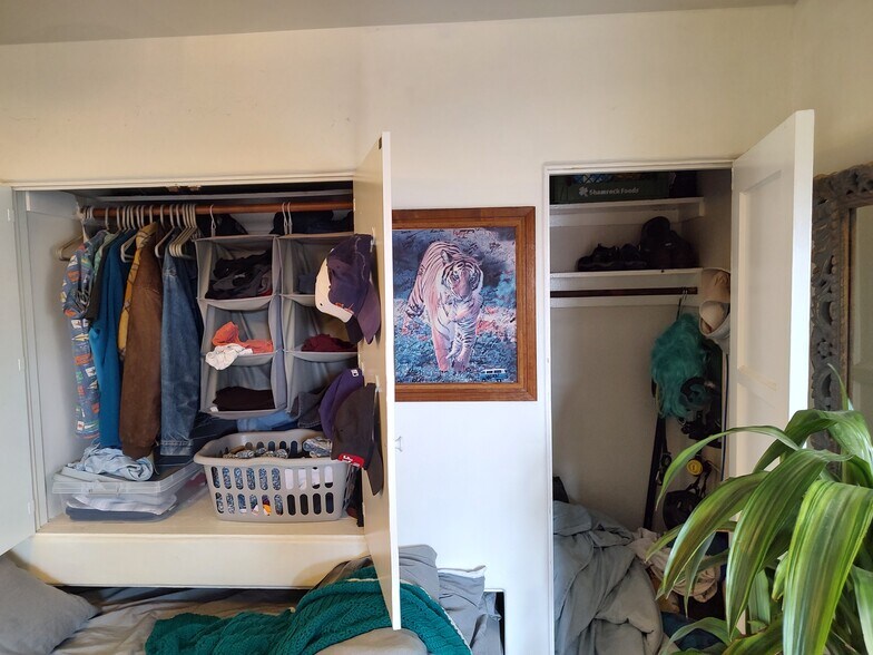 Lots of storage - 830 Island Ct