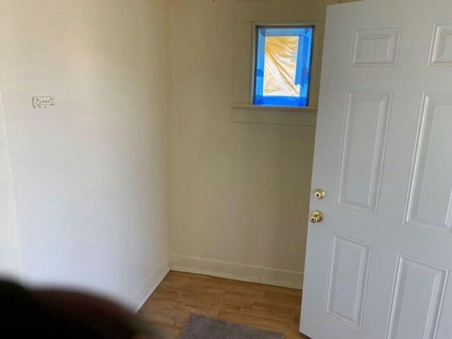 Building Photo - Cozy 3 Bedroom Home with Spacious Yard in ...