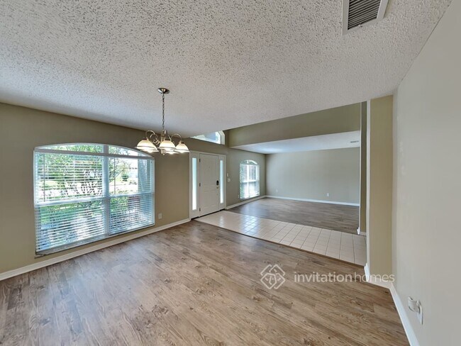 Building Photo - 5425 Windbrush Dr