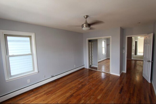 Building Photo - 48 W 55th St