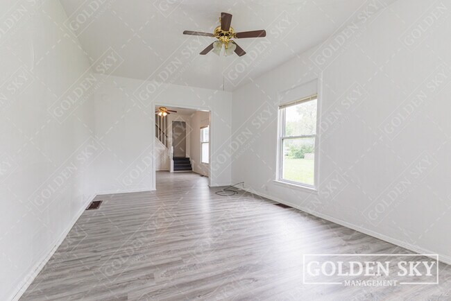 Building Photo - 717 N Mulberry St