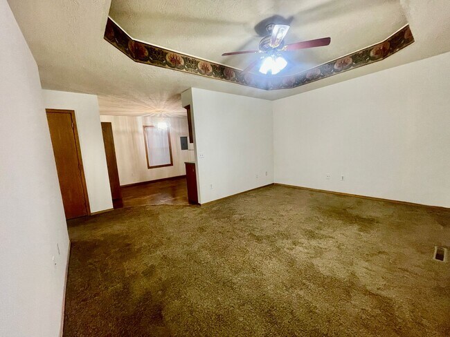 Building Photo - 2719 W Mt Vernon St
