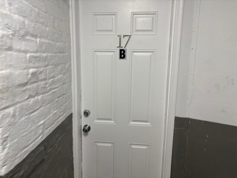 Building Photo - 9 Bentley Ave