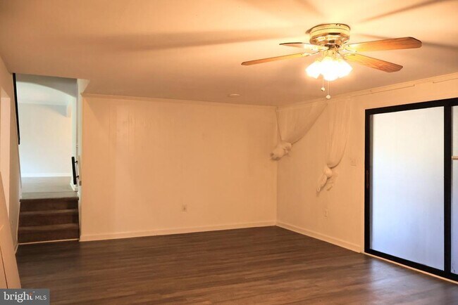 Building Photo - 5218 Caroline Cir