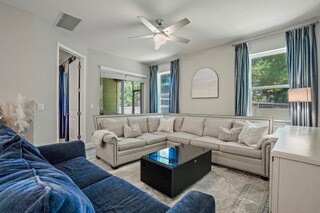 Building Photo - Like New Townhome in Heritage Oaks!