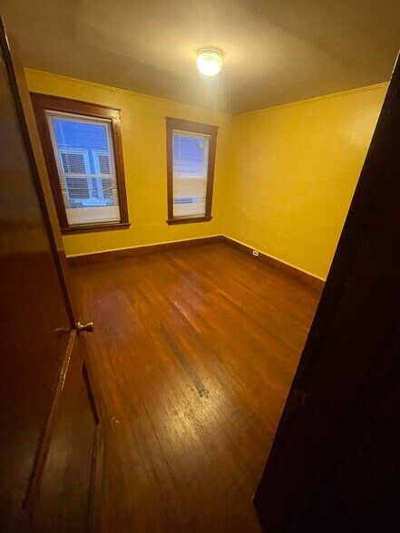 Building Photo - 87 Ferry St