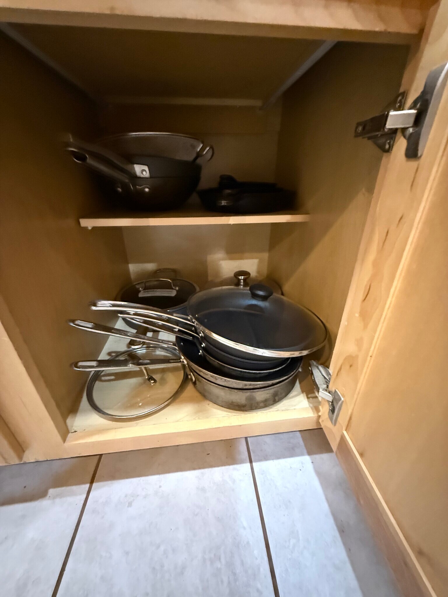 Plenty of Cookware - 584 Rockhurst St