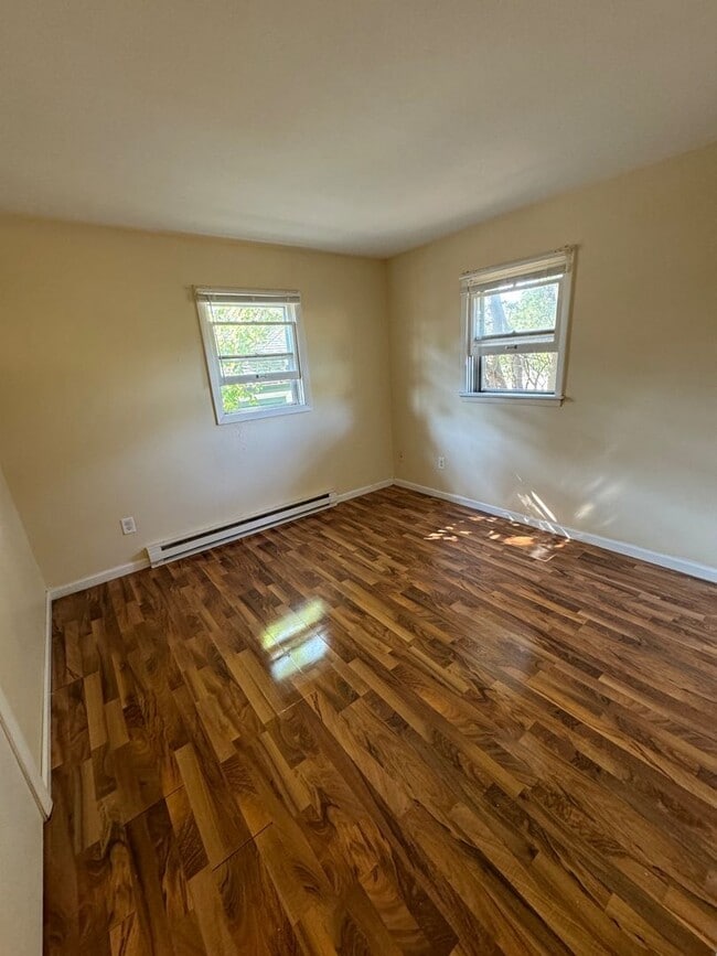 Building Photo - 3233 Blackstone Ave