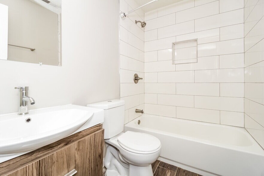 Building Photo - 2869 Overlake Run