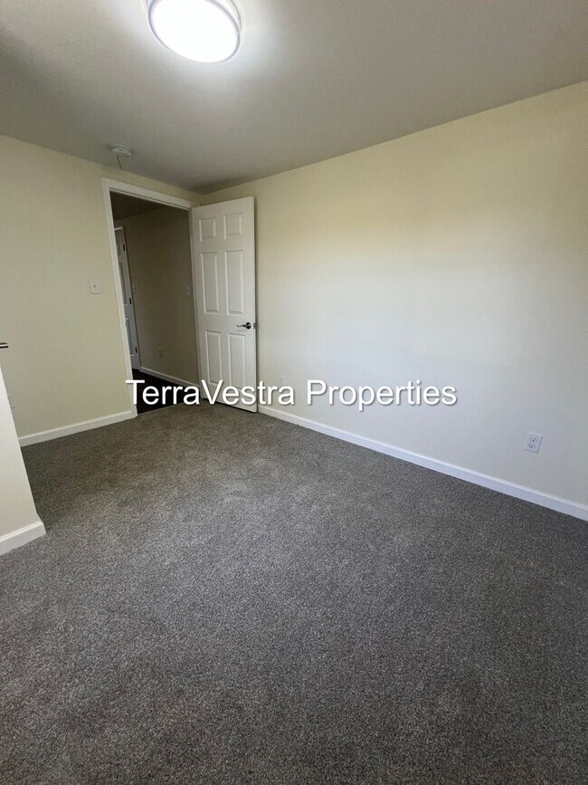 Building Photo - 3 Bed in Mullica Hill! Eligible for $500 Security Deposit.