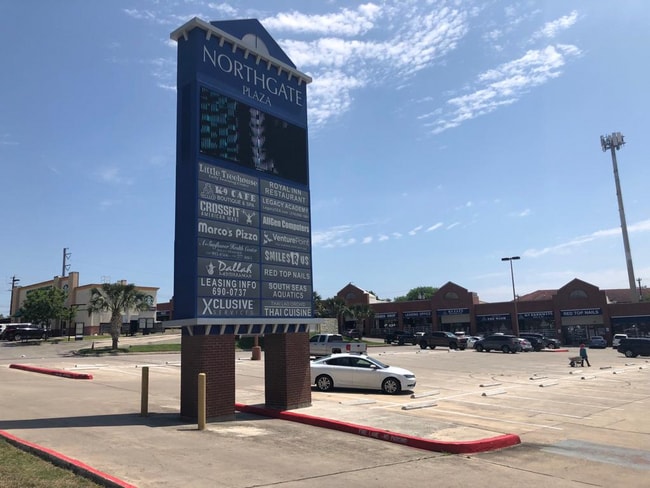 Building Photo - 2 bedroom/2 bathroom Apartment off Medical Dr & Babcock