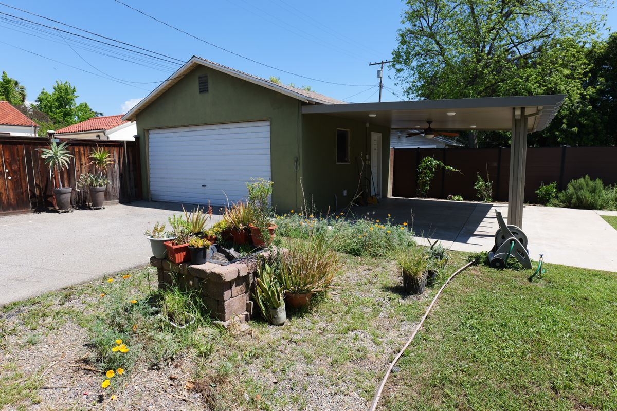 Building Photo - 115 E Jefferson