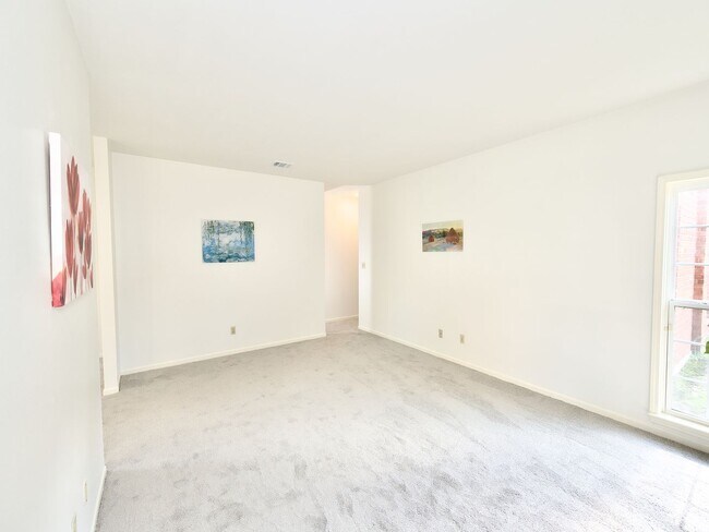 Building Photo - Beautifully Updated Three Bedroom Condo Ne...