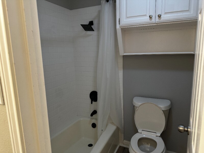 Building Photo - 216 Timberview Dr