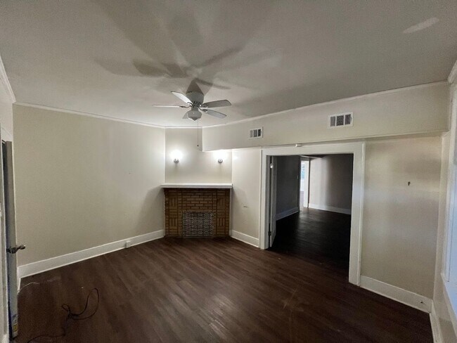 Building Photo - 1205 E 38th St