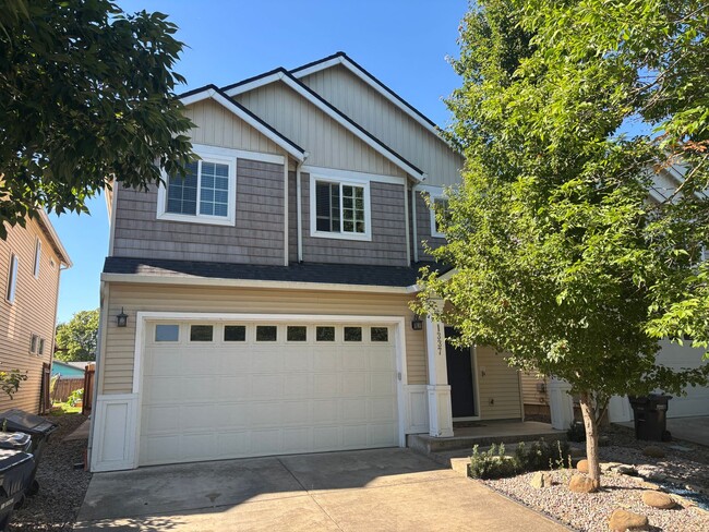 Primary Photo - Beautiful 4 Bedroom 2.5 Bath Single Family...