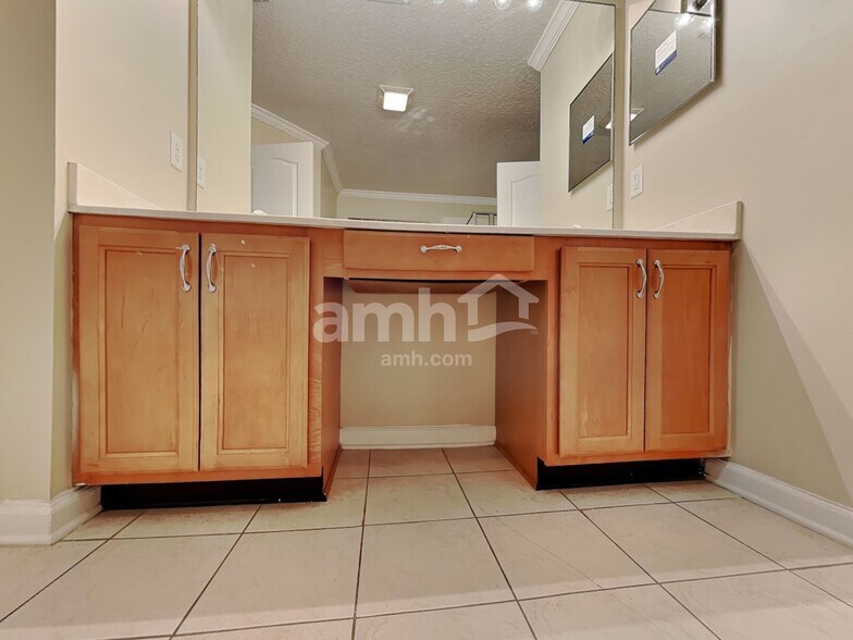 Building Photo - 12275 Captiva Bluff Rd