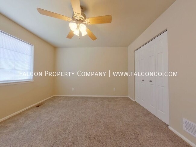 Building Photo - 6224 Saddlebred Way