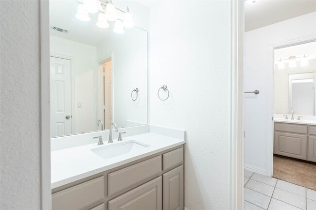 Building Photo - 3731 Charter Dr