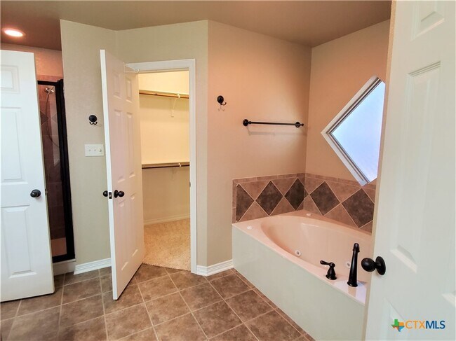 Building Photo - 5020 Sean Patrick Glen