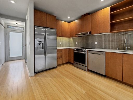 Primary Photo - South Seattle 1 Bedroom + Office Townhouse...