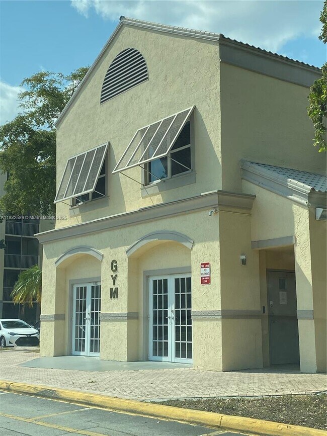 Building Photo - 8100 Geneva Ct