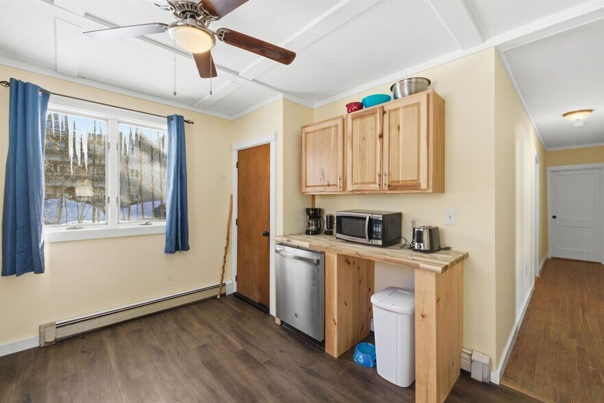 Building Photo - 51 Pollard, 4