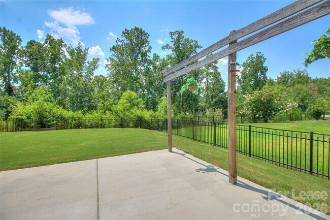 Building Photo - 3013 Hamilton Mill Dr