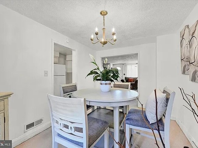 Building Photo - 3240 Westmont- YOUR NEXT HOME AWAITS