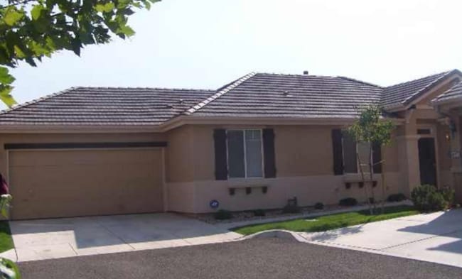 Building Photo - 3 Bed , 2 Bath in Wingfield Springs!