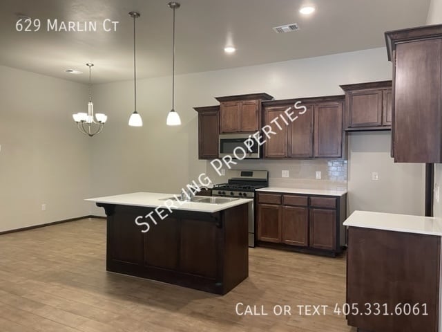 Building Photo - 629 Marlin Ct