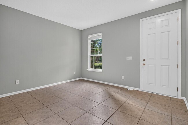 Building Photo - 13685 Goodson Pl
