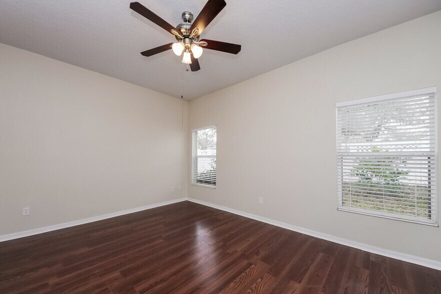 Building Photo - 5516 Cape Hatteras Dr