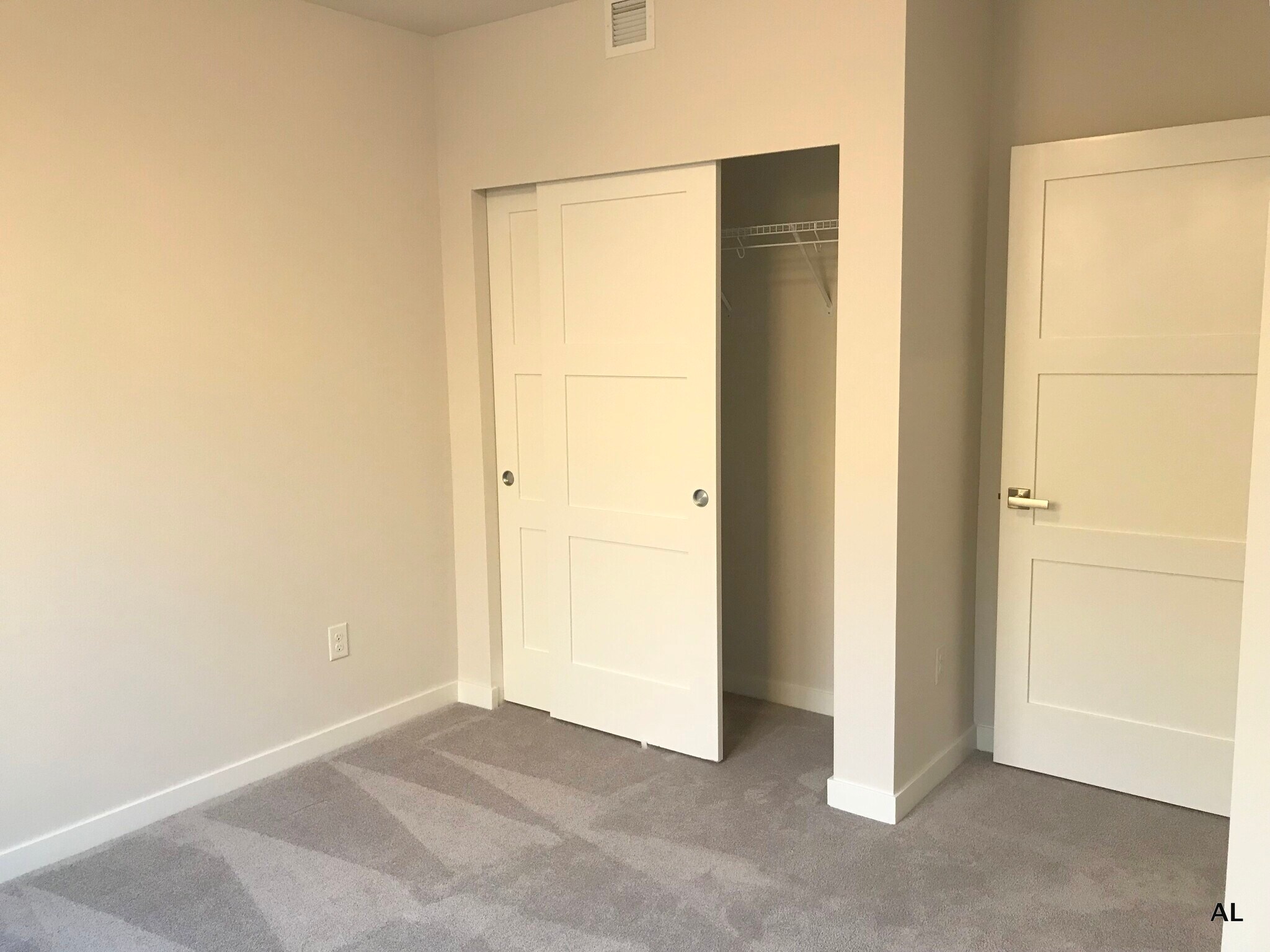 Building Photo - 3300 NE 65th St